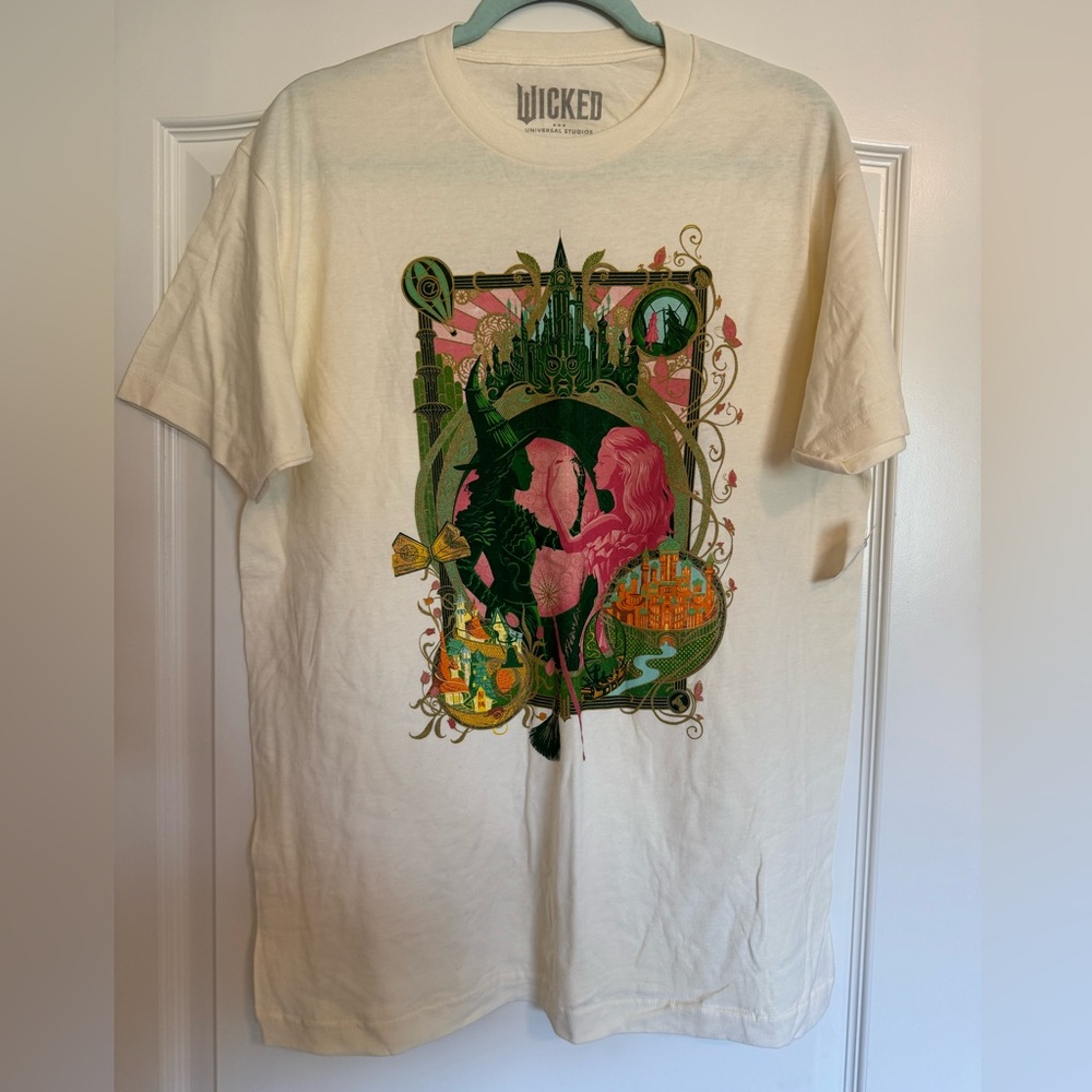 NWT Universal Studios Off White Wicked Graphic T-Shirt Sz L